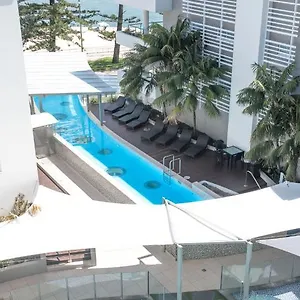 Resort Rumba, Caloundra